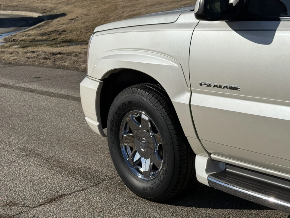 2002 Cadillac Escalade & EXT 2nd Gen - Image 27 of 31