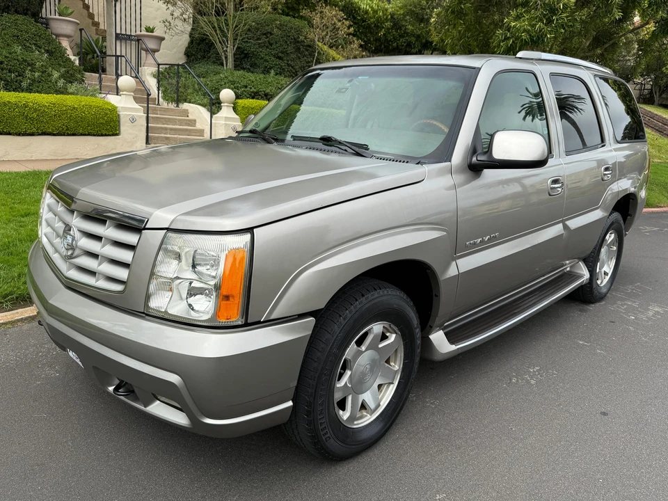2002 Cadillac Escalade & EXT 2nd Gen - Image 2 of 31