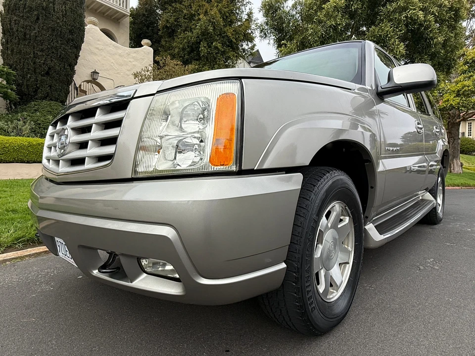 2002 Cadillac Escalade & EXT 2nd Gen - Image 3 of 31