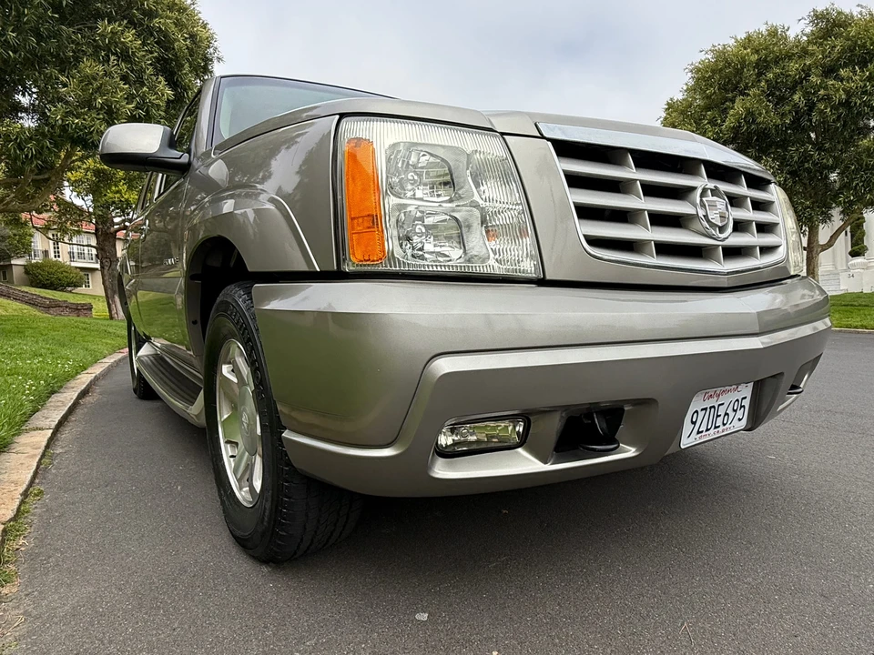 2002 Cadillac Escalade & EXT 2nd Gen - Image 7 of 31