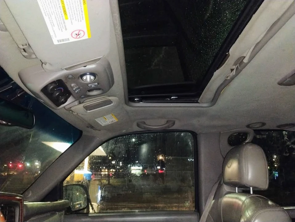 2002 Cadillac Escalade & EXT 2nd Gen - Image 8 of 9