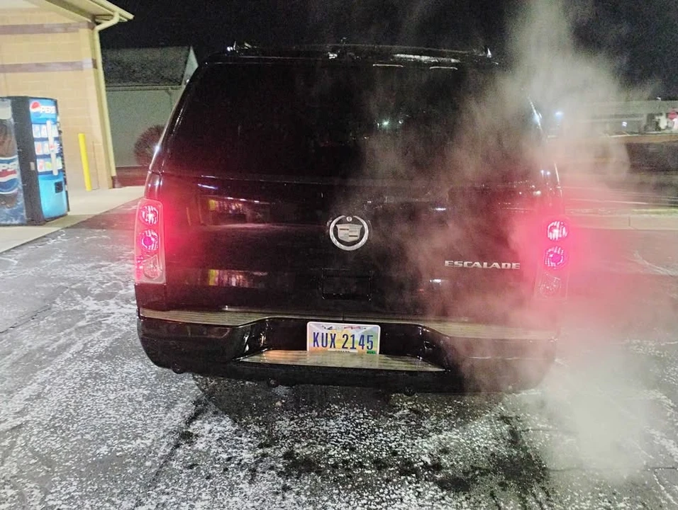 2002 Cadillac Escalade & EXT 2nd Gen - Image 2 of 9