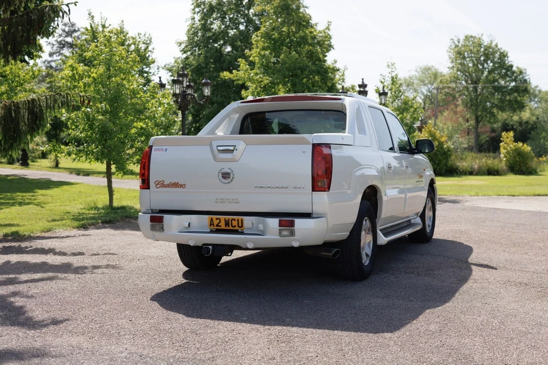 2002 Cadillac Escalade & EXT 2nd Gen - Image 19 of 30