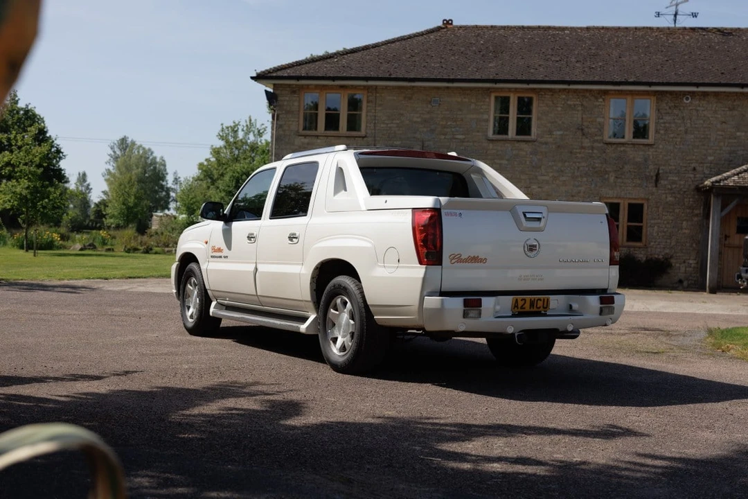 2002 Cadillac Escalade & EXT 2nd Gen - Image 3 of 30