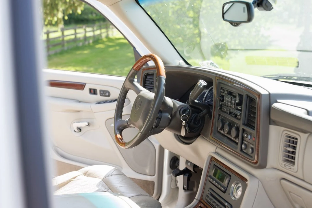 2002 Cadillac Escalade & EXT 2nd Gen - Image 8 of 30