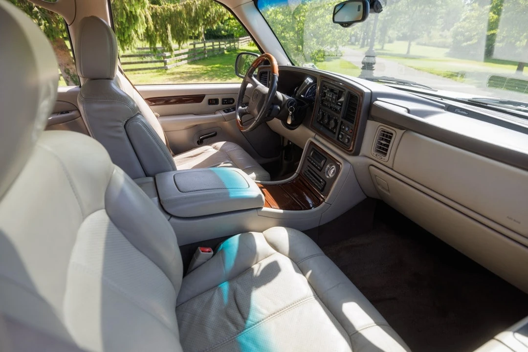 2002 Cadillac Escalade & EXT 2nd Gen - Image 11 of 30