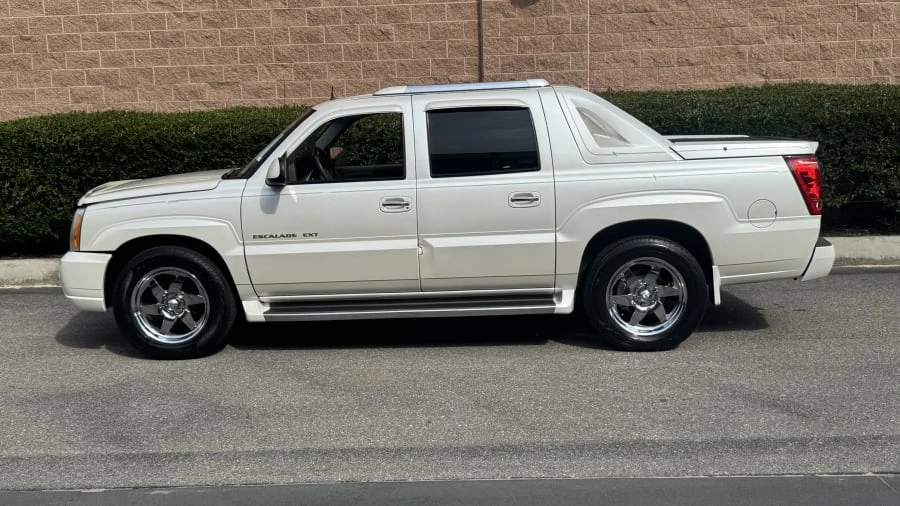 2002 Cadillac Escalade & EXT 2nd Gen - Image 2 of 7