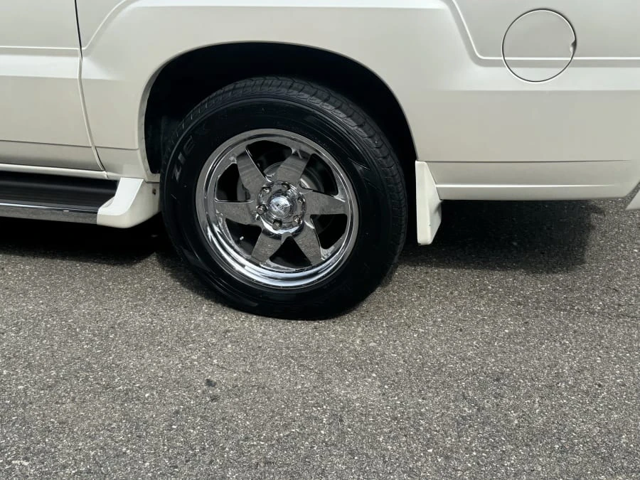 2002 Cadillac Escalade & EXT 2nd Gen - Image 4 of 7