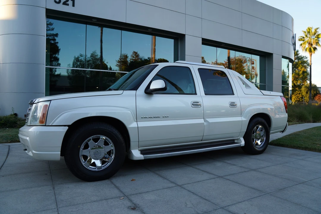2002 Cadillac Escalade & EXT 2nd Gen - Image 16 of 31
