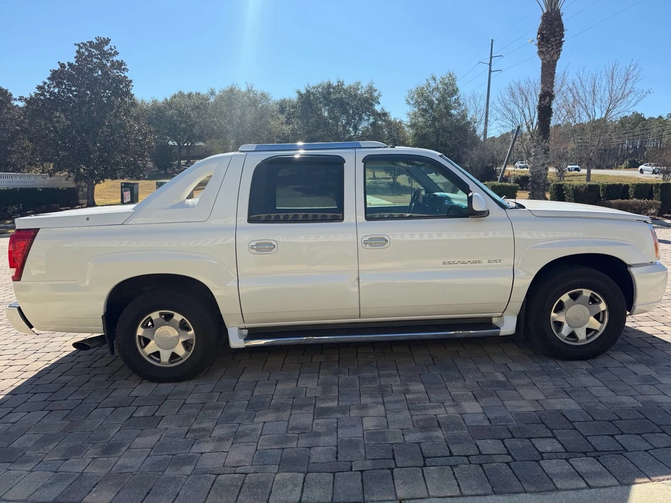 2002 Cadillac Escalade & EXT 2nd Gen - Image 3 of 10