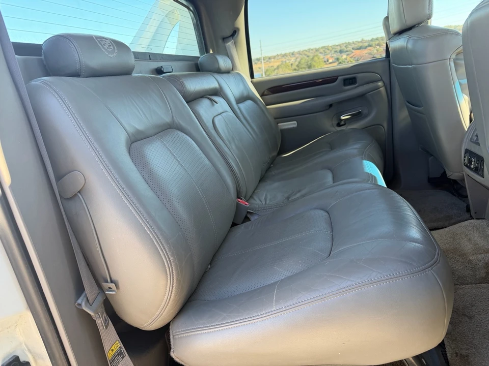 2002 Cadillac Escalade & EXT 2nd Gen - Image 9 of 10