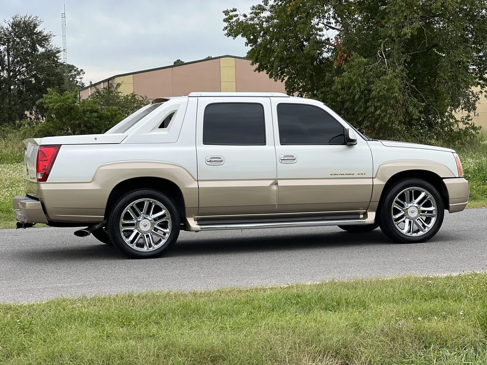 2002 Cadillac Escalade & EXT 2nd Gen - Image 26 of 31