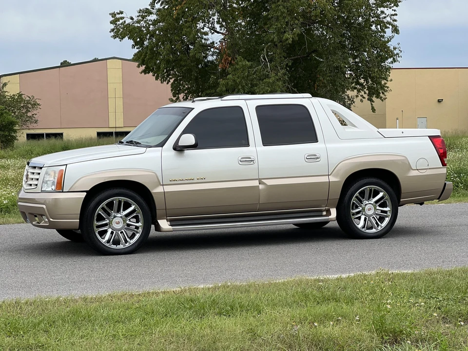 2002 Cadillac Escalade & EXT 2nd Gen - Image 10 of 31
