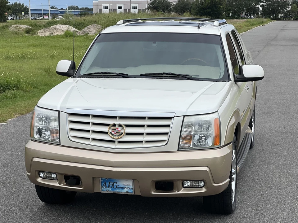2002 Cadillac Escalade & EXT 2nd Gen - Image 3 of 31