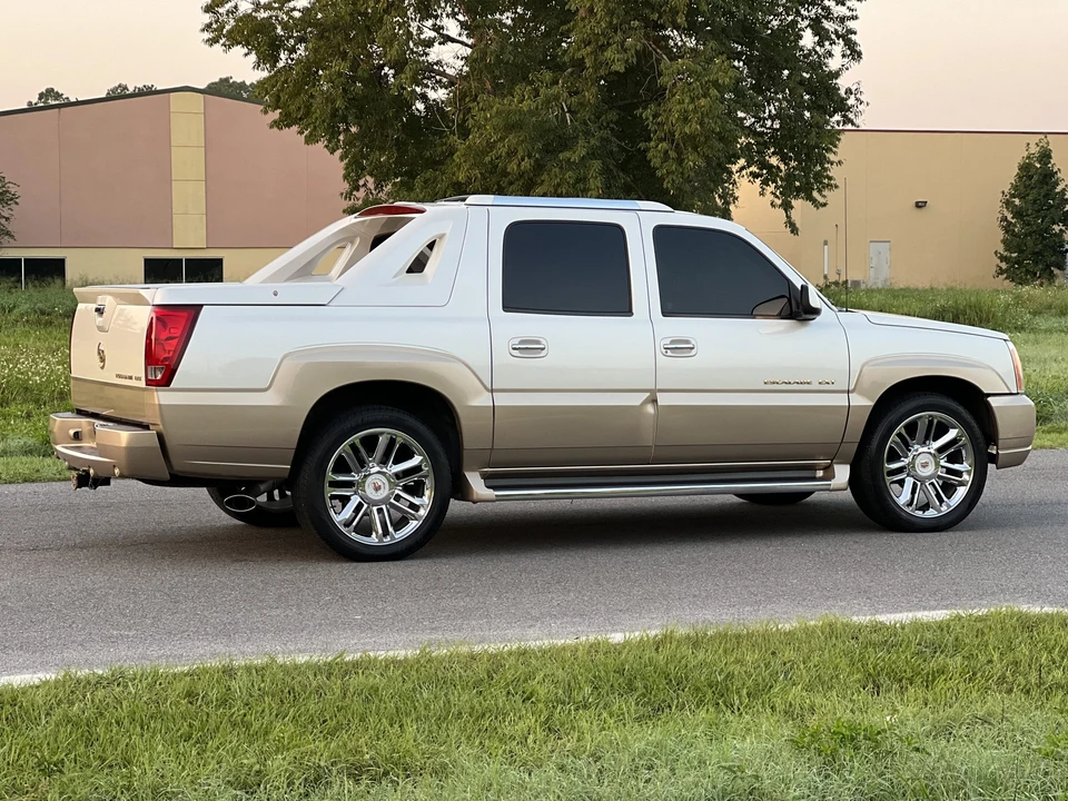 2002 Cadillac Escalade & EXT 2nd Gen - Image 24 of 31
