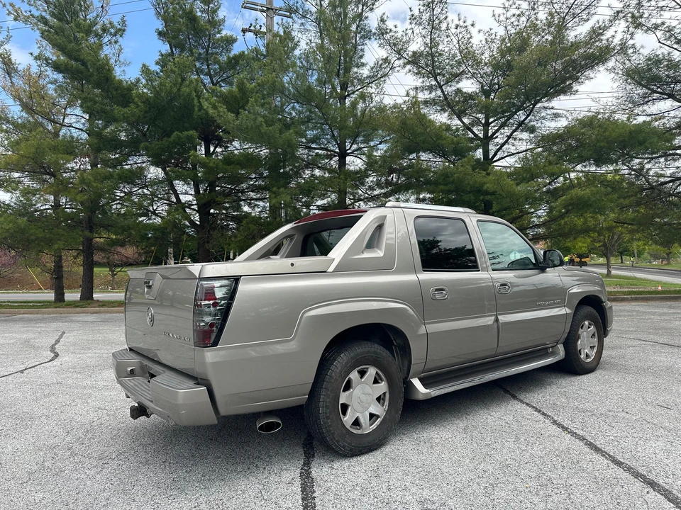 2002 Cadillac Escalade & EXT 2nd Gen - Image 16 of 31