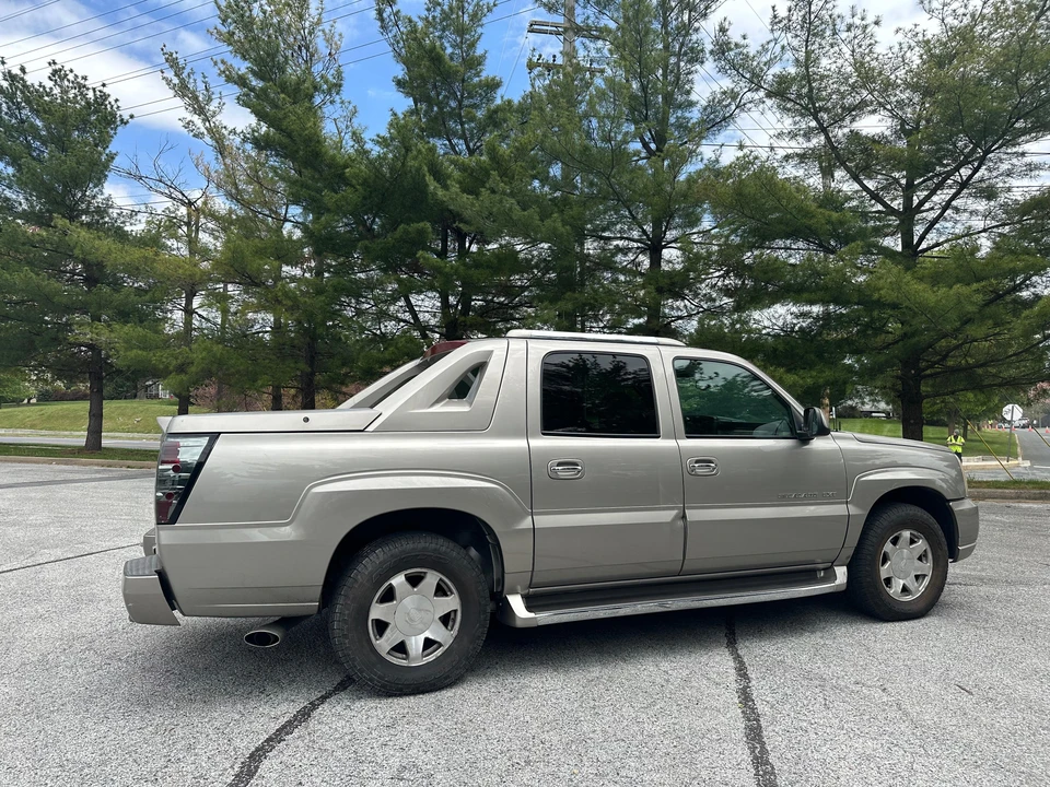 2002 Cadillac Escalade & EXT 2nd Gen - Image 17 of 31