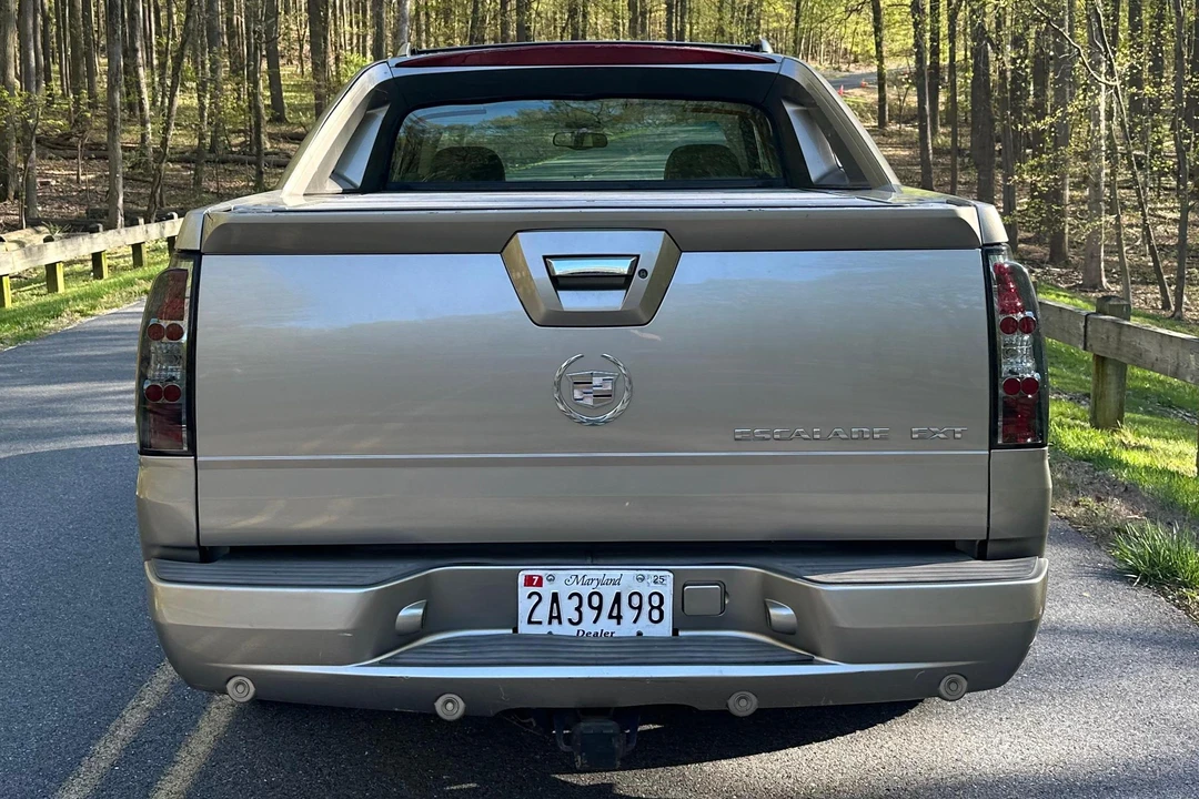 2002 Cadillac Escalade & EXT 2nd Gen - Image 5 of 31