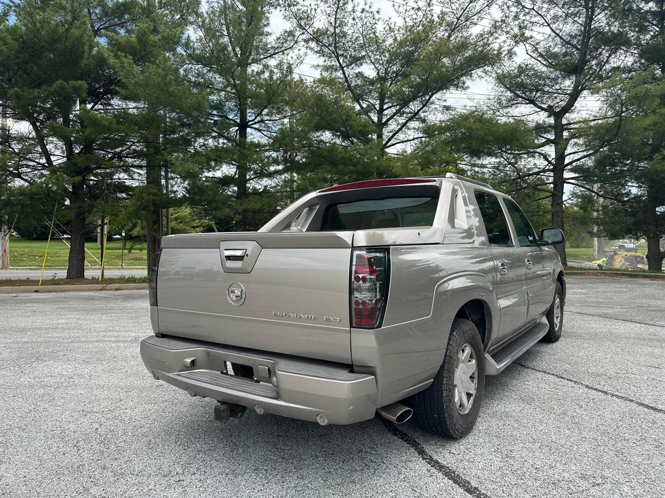 2002 Cadillac Escalade & EXT 2nd Gen - Image 13 of 31