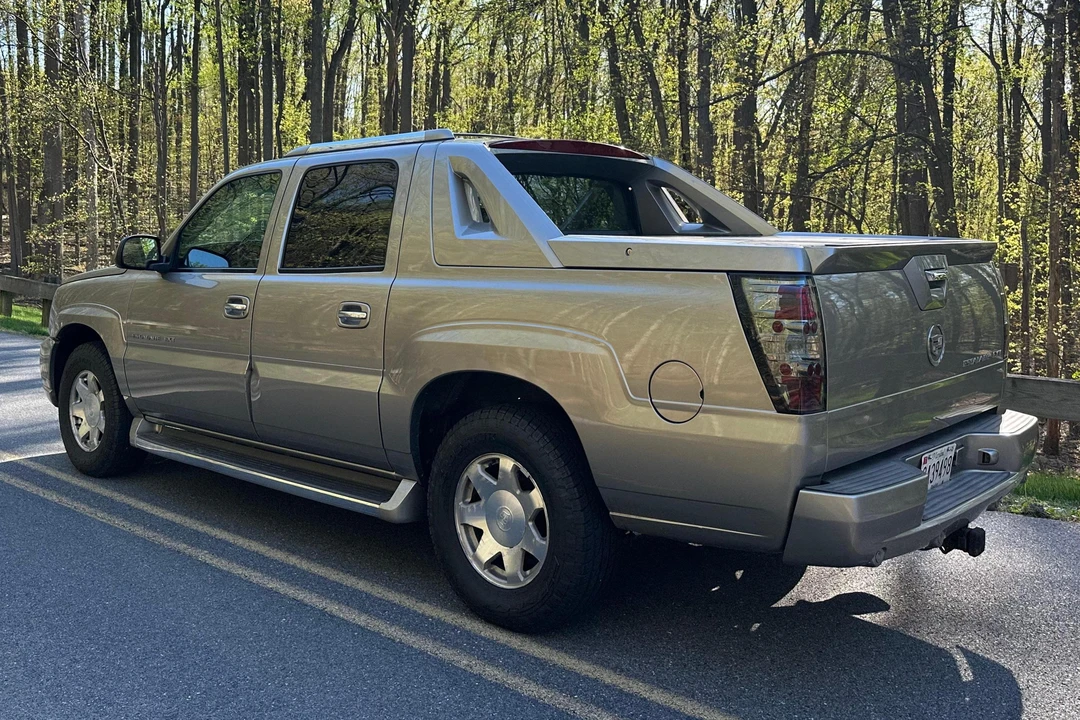 2002 Cadillac Escalade & EXT 2nd Gen - Image 4 of 31