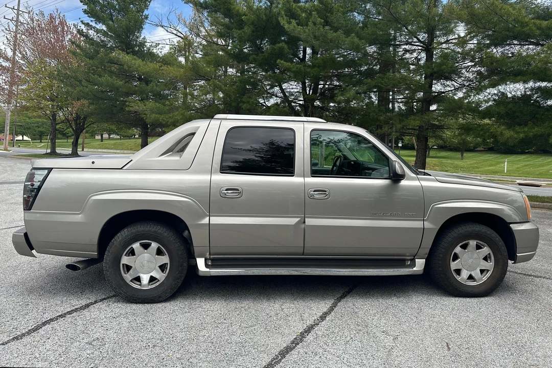 2002 Cadillac Escalade & EXT 2nd Gen - Image 3 of 31