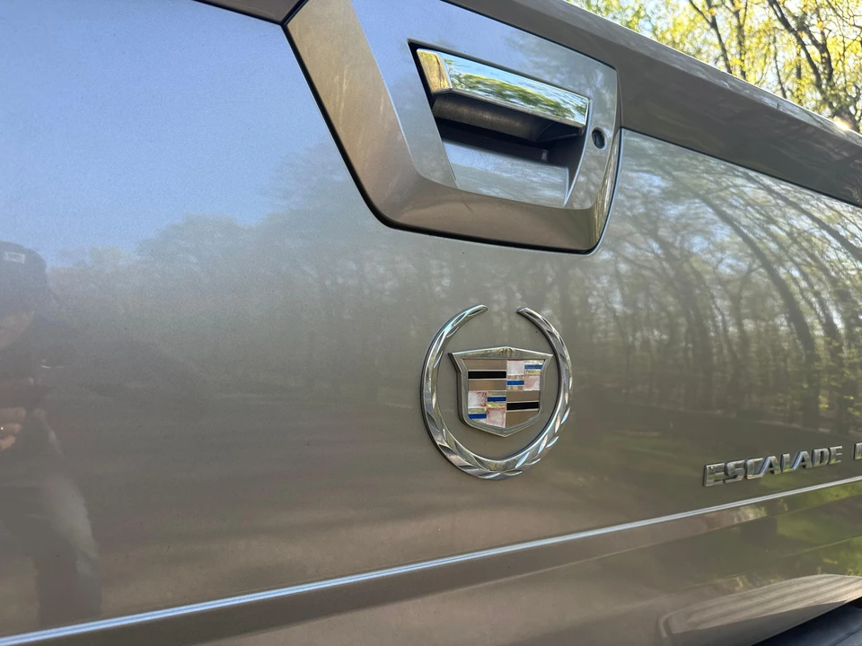 2002 Cadillac Escalade & EXT 2nd Gen - Image 27 of 31