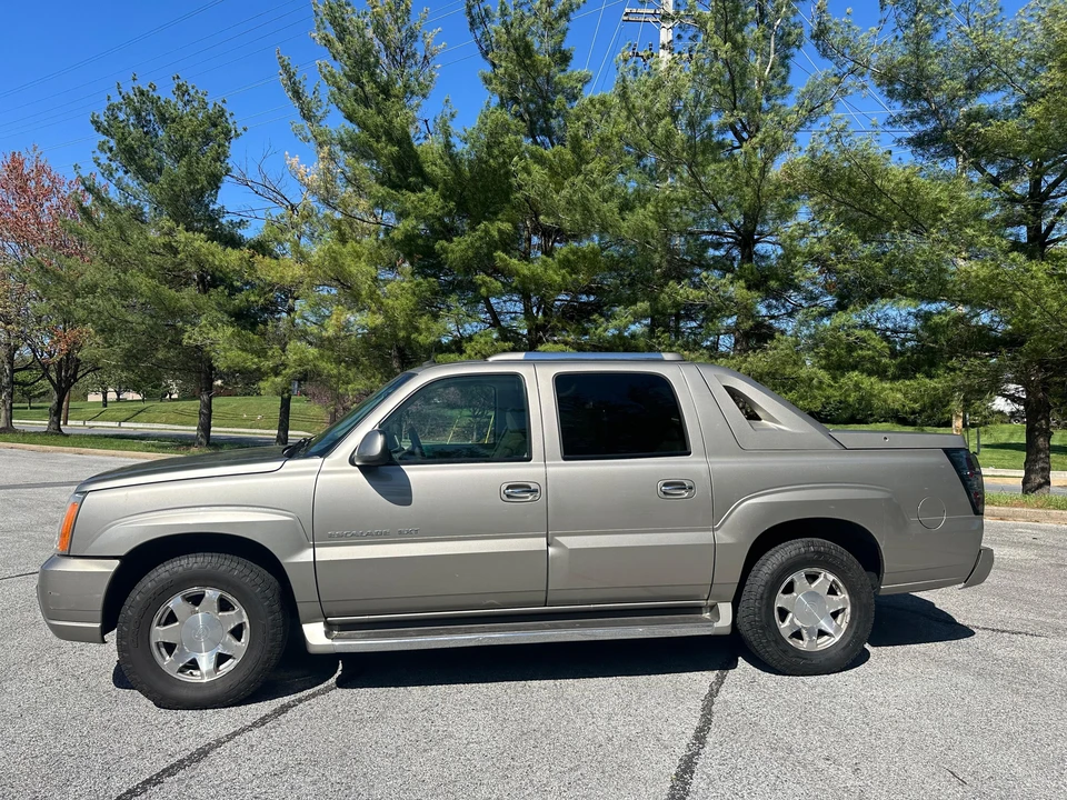 2002 Cadillac Escalade & EXT 2nd Gen - Image 11 of 31