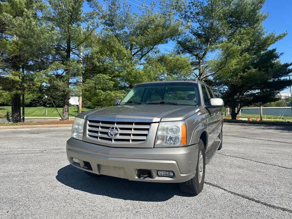 2002 Cadillac Escalade & EXT 2nd Gen - Image 7 of 31