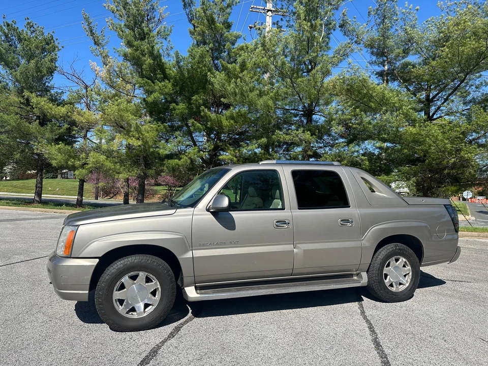 2002 Cadillac Escalade & EXT 2nd Gen - Image 10 of 31