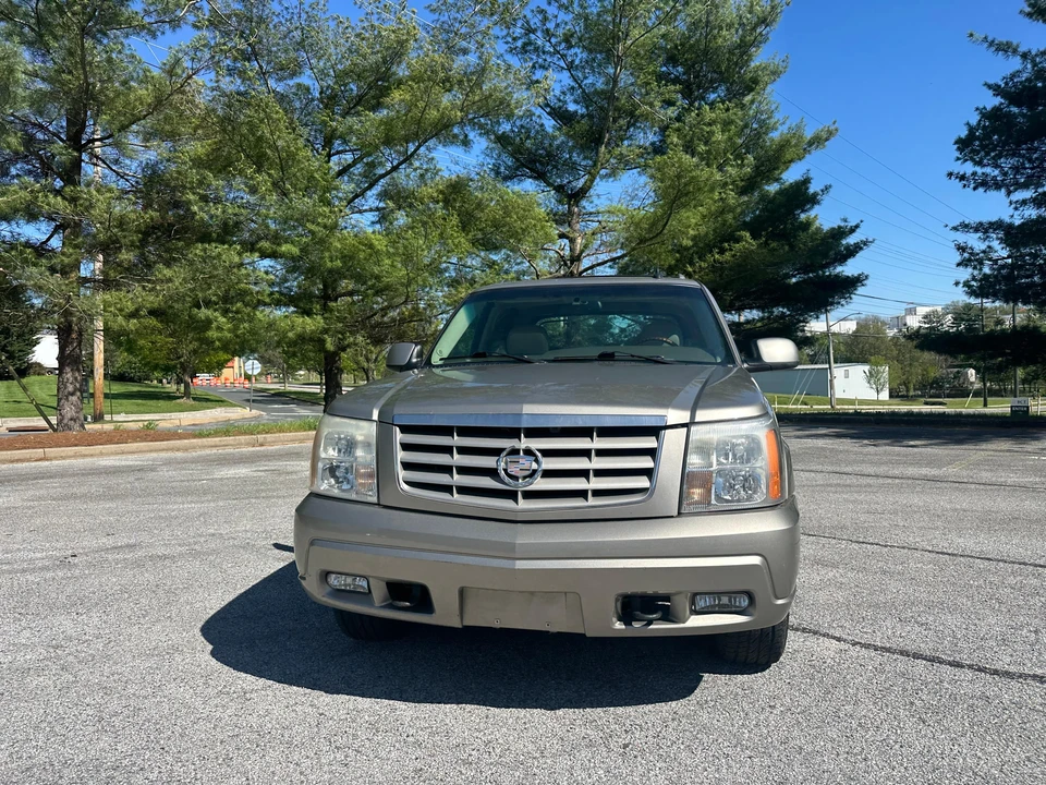 2002 Cadillac Escalade & EXT 2nd Gen - Image 6 of 31