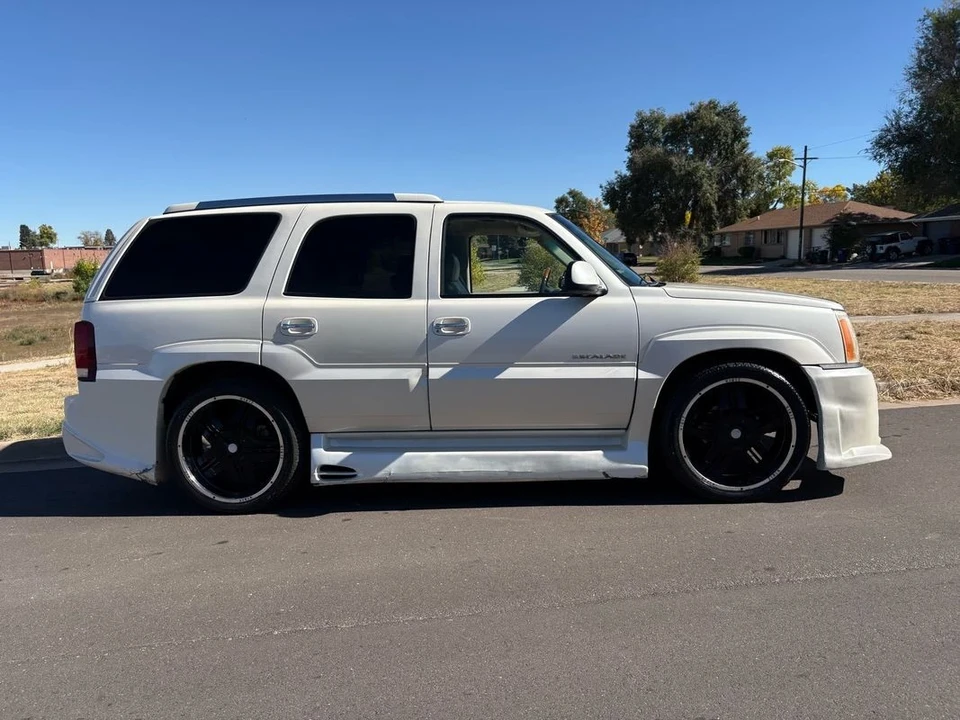 2002 Cadillac Escalade & EXT 2nd Gen - Image 3 of 21