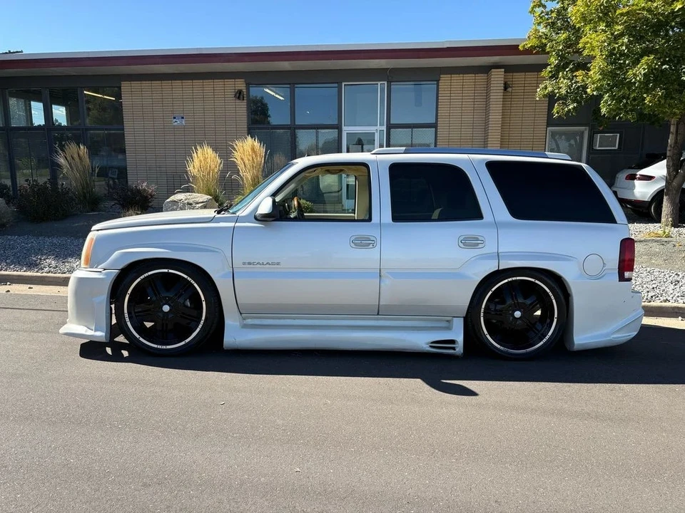 2002 Cadillac Escalade & EXT 2nd Gen - Image 2 of 21