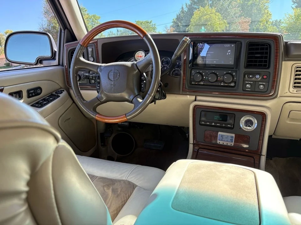 2002 Cadillac Escalade & EXT 2nd Gen - Image 9 of 21
