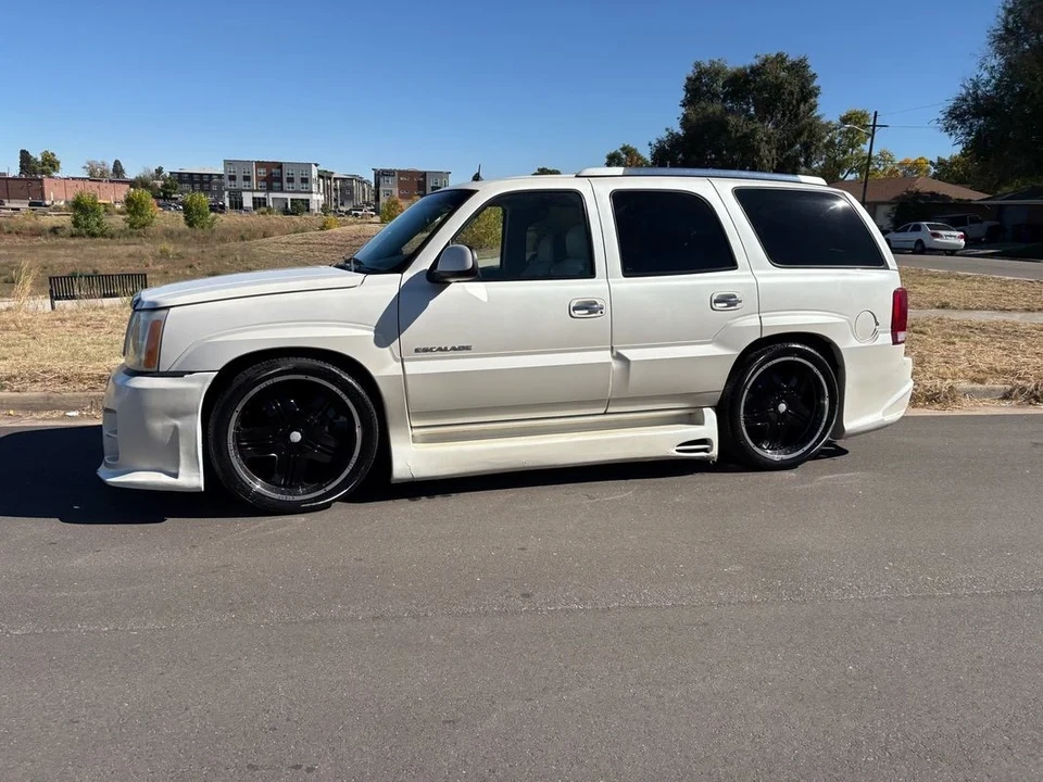 2002 Cadillac Escalade & EXT 2nd Gen - Image 17 of 21