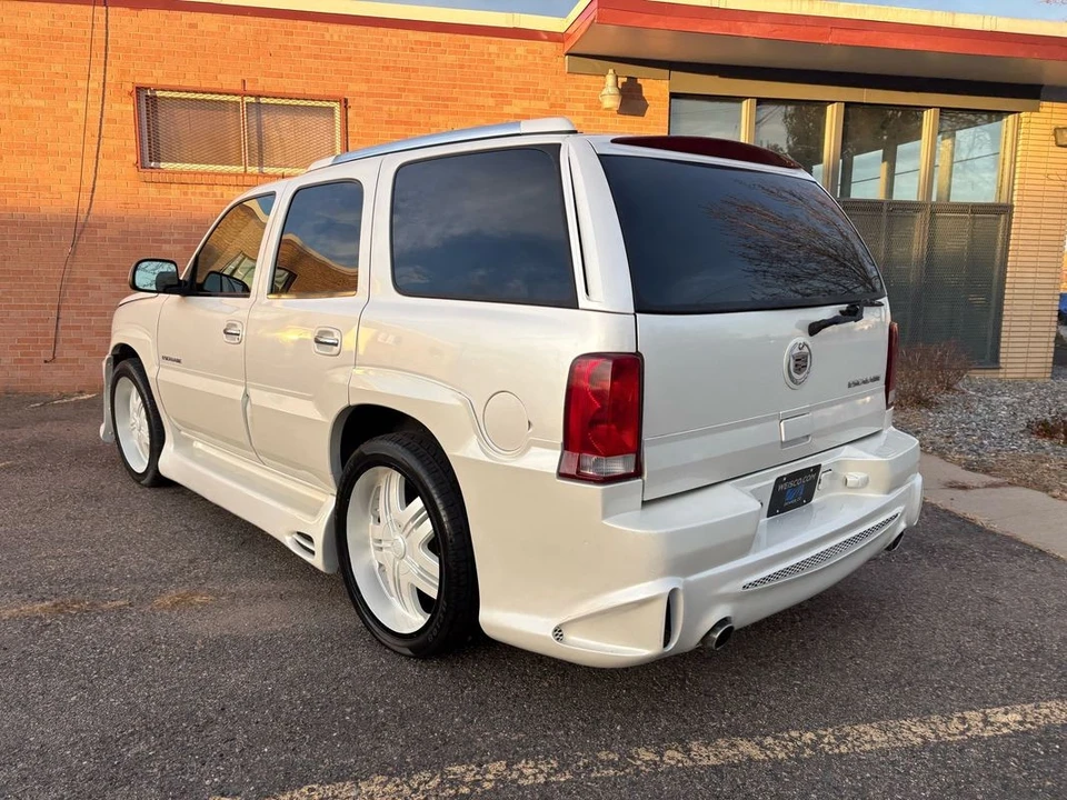 2002 Cadillac Escalade & EXT 2nd Gen - Image 4 of 21