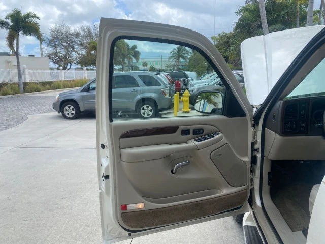 2002 Cadillac Escalade & EXT 2nd Gen - Image 10 of 21