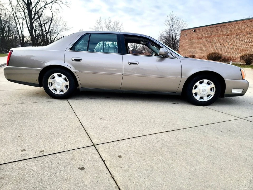 2002 Cadillac DeVille 7th Gen - Image 10 of 21