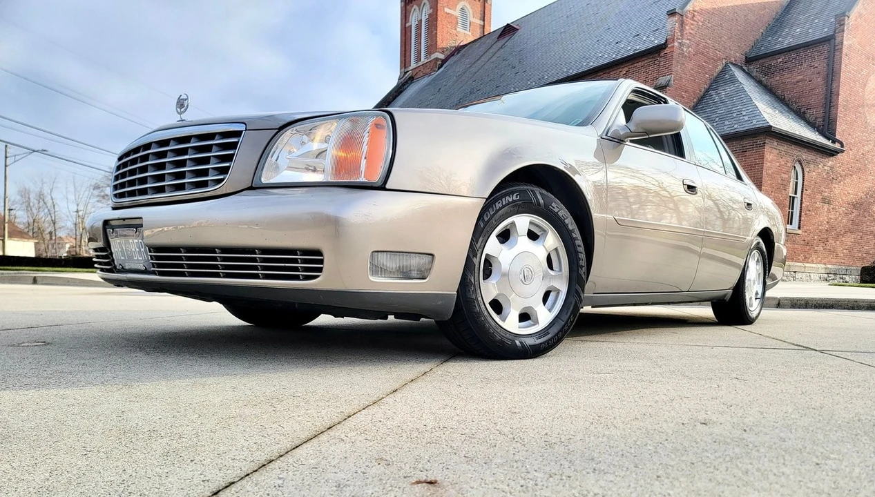2002 Cadillac DeVille 7th Gen - Image 2 of 21