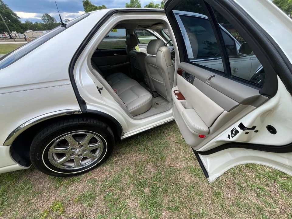 2002 Cadillac Seville - Image 13 of 18
