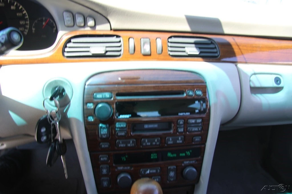 2002 Cadillac Seville - Image 18 of 21