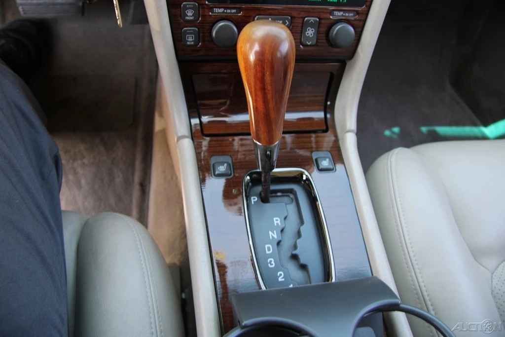 2002 Cadillac Seville - Image 19 of 21