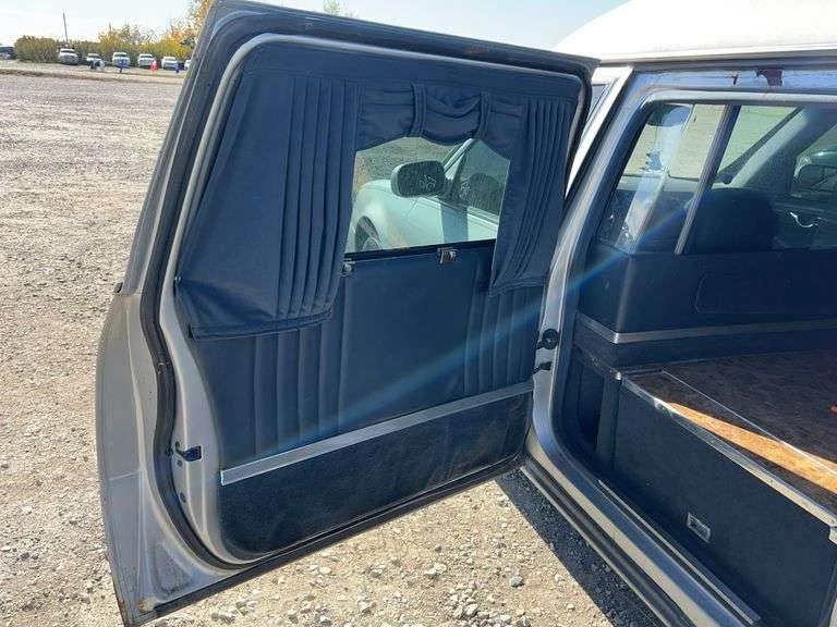 2002 Cadillac DeVille 8th Gen - Image 11 of 17