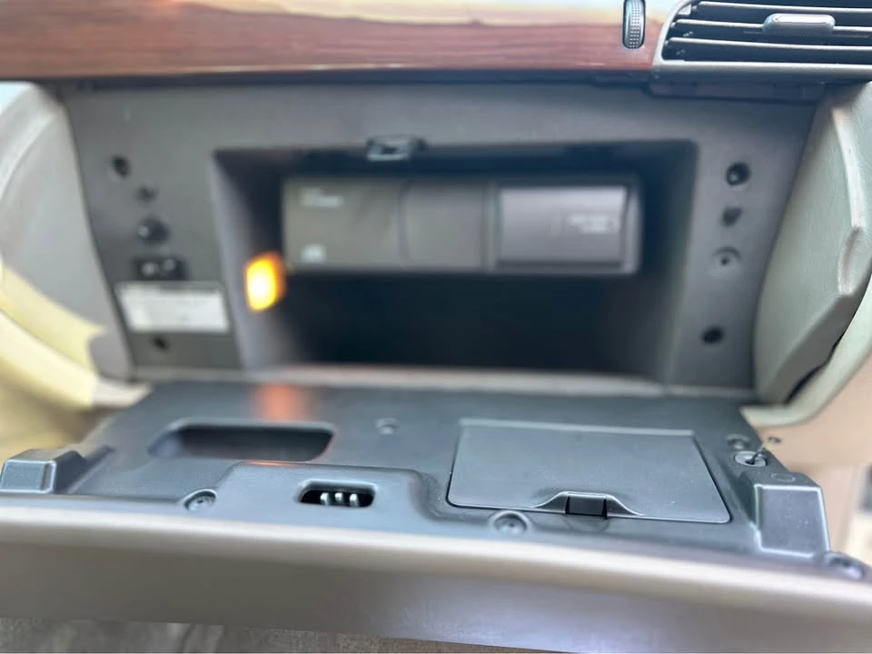 2002 Cadillac DeVille 8th Gen - Image 16 of 18