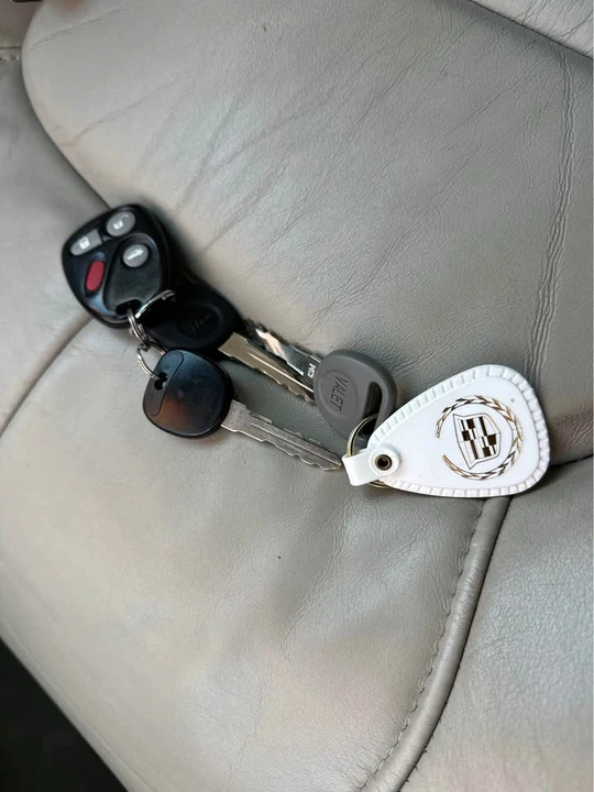 2002 Cadillac DeVille 8th Gen - Image 13 of 18