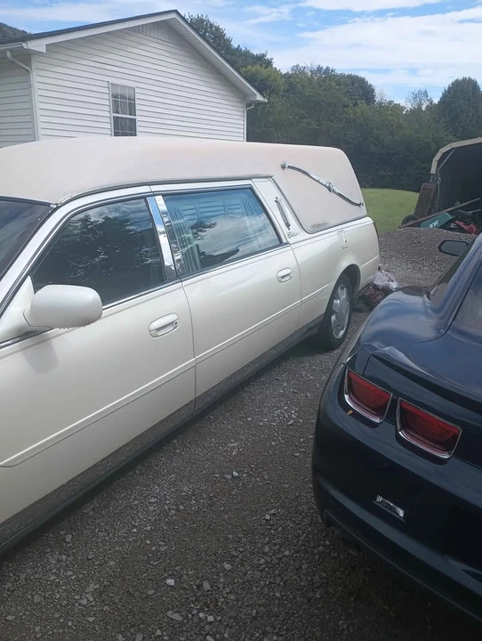 2002 Cadillac DeVille 8th Gen - Image 9 of 10