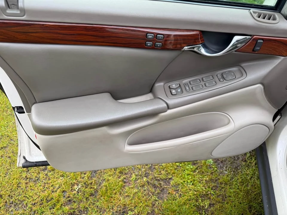 2002 Cadillac DeVille 8th Gen - Image 5 of 8