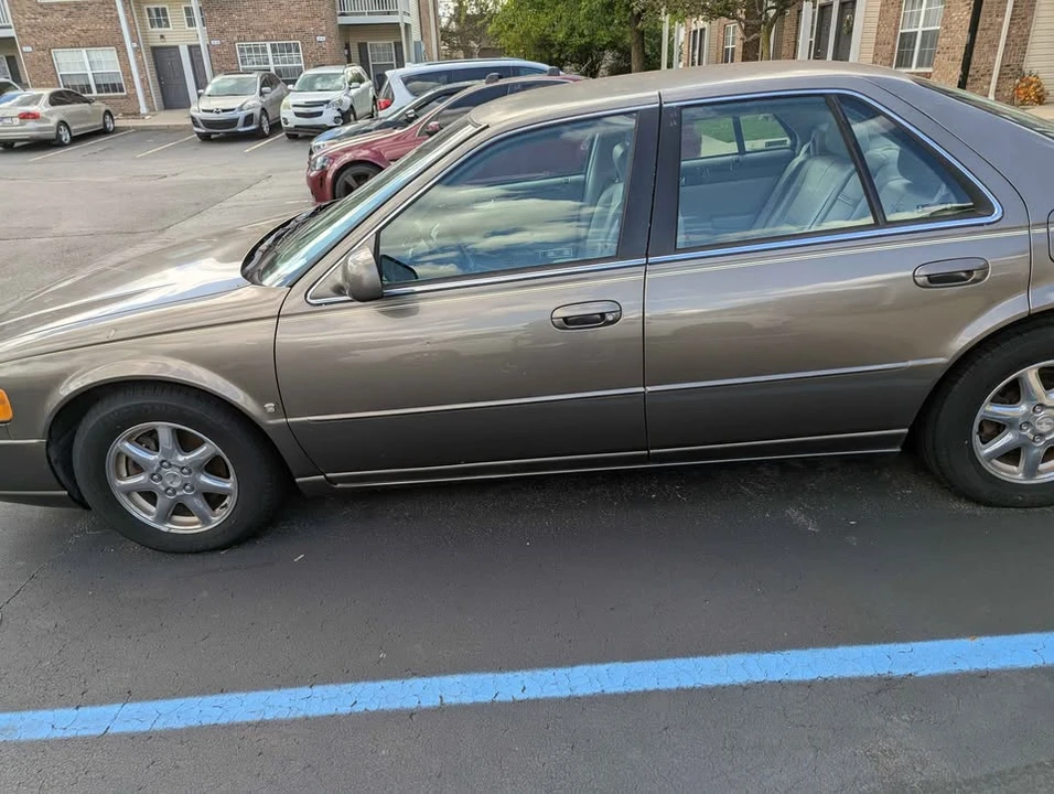 2002 Cadillac DeVille 8th Gen - Image 3 of 4