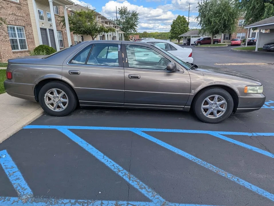 2002 Cadillac DeVille 8th Gen - Image 2 of 4