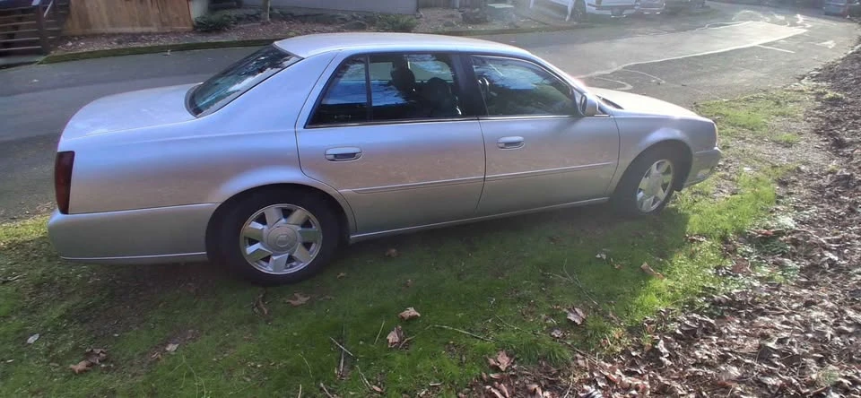 2002 Cadillac DTS - Image 2 of 7