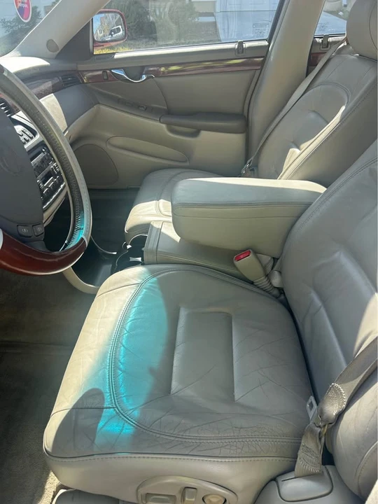 2002 Cadillac DTS - Image 5 of 6